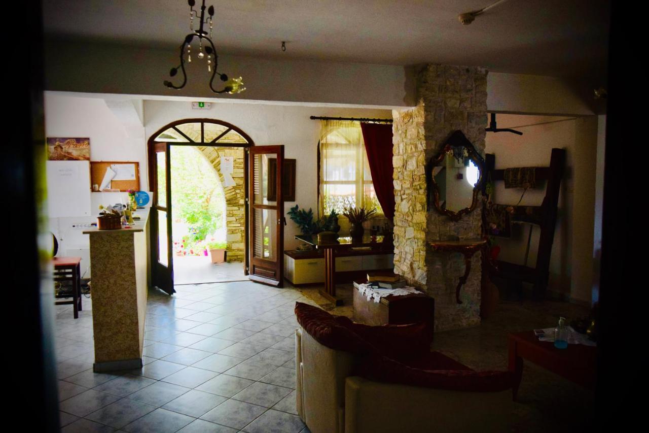 Hotel Kari Ouranoupoli Buitenkant foto