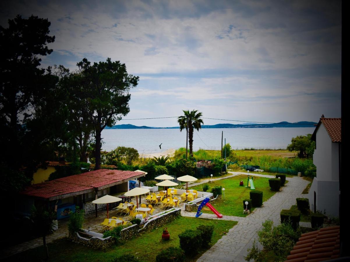 Hotel Kari Ouranoupoli Buitenkant foto
