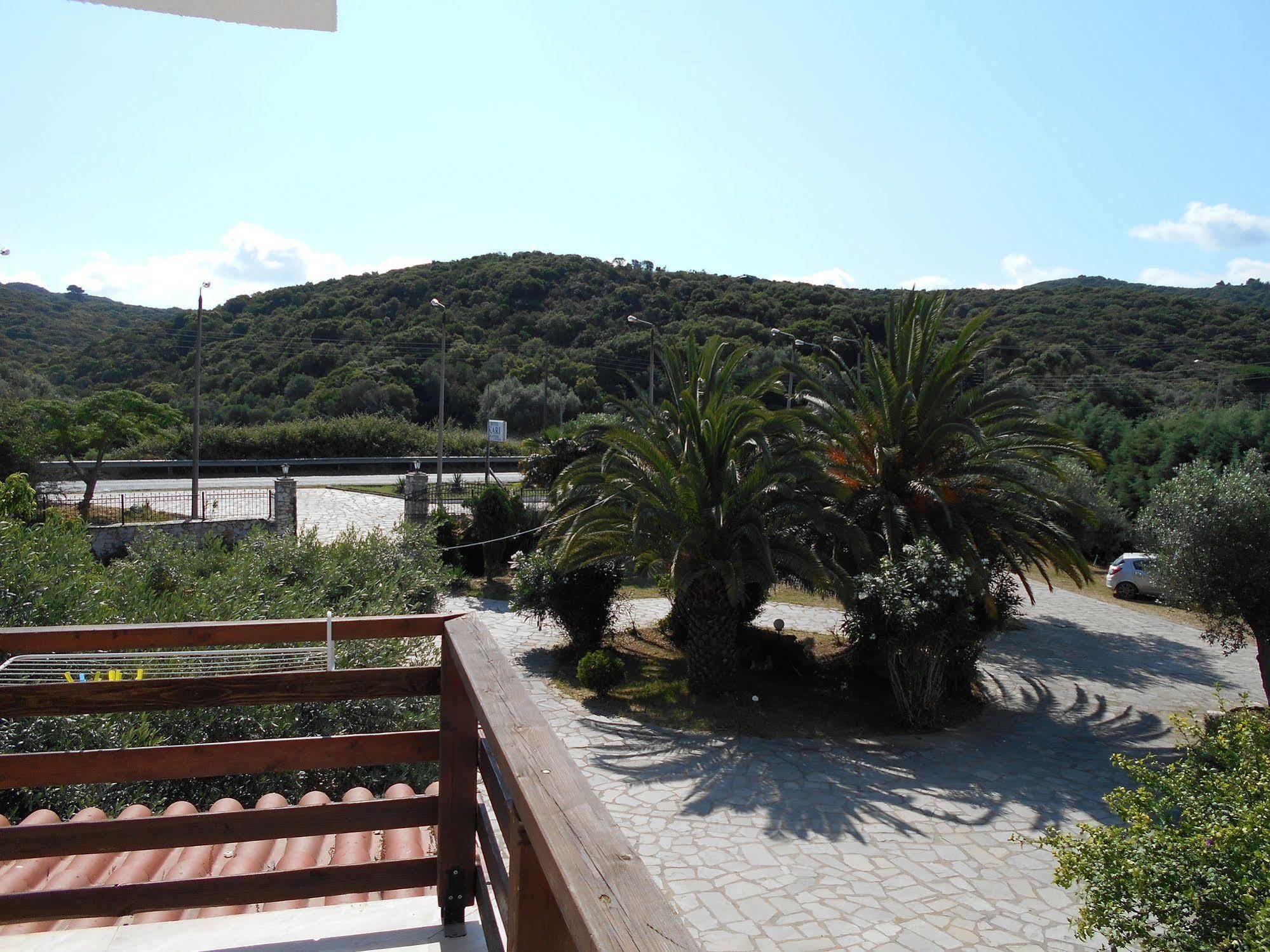 Hotel Kari Ouranoupoli Buitenkant foto