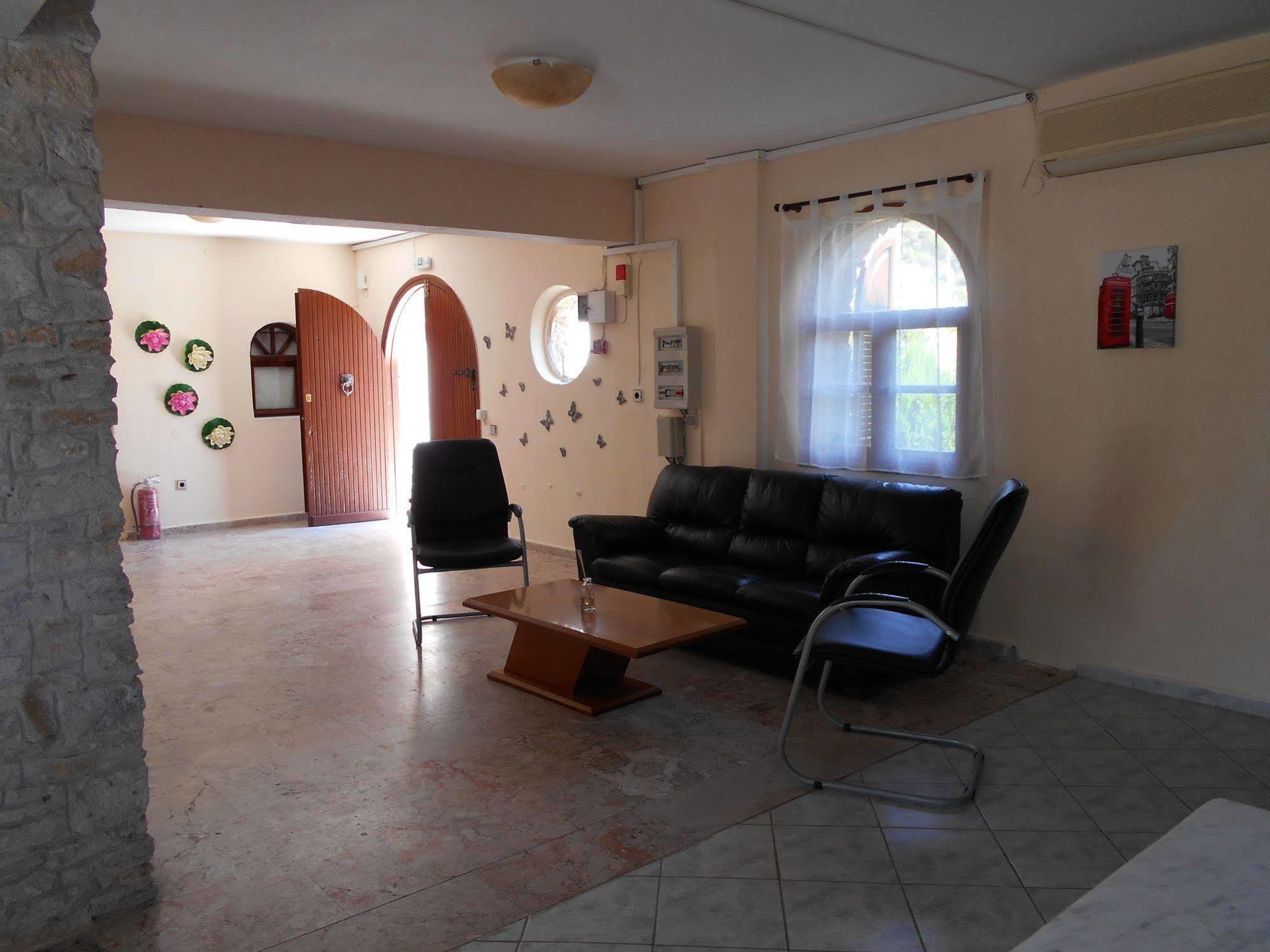 Hotel Kari Ouranoupoli Buitenkant foto