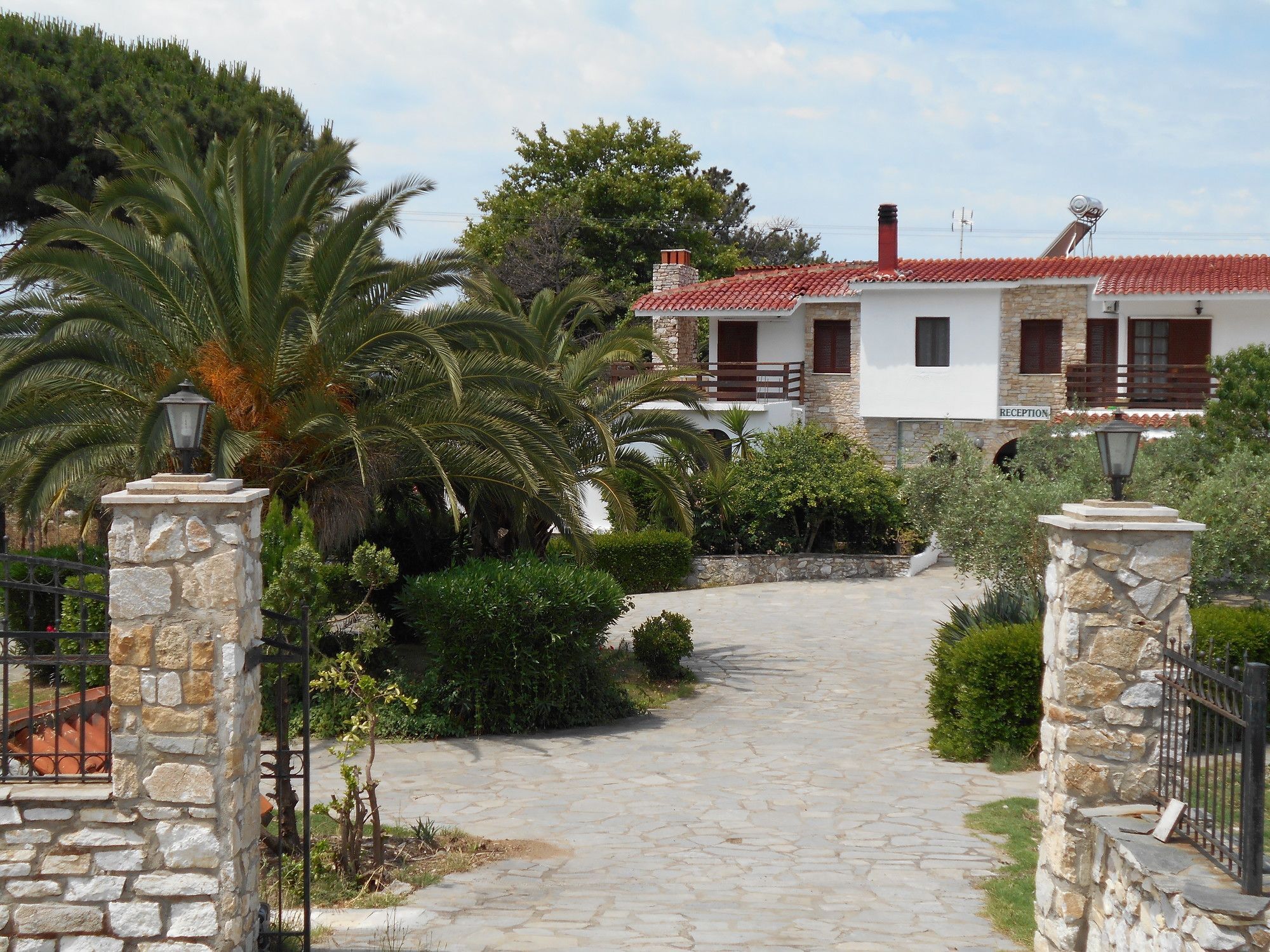 Hotel Kari Ouranoupoli Buitenkant foto